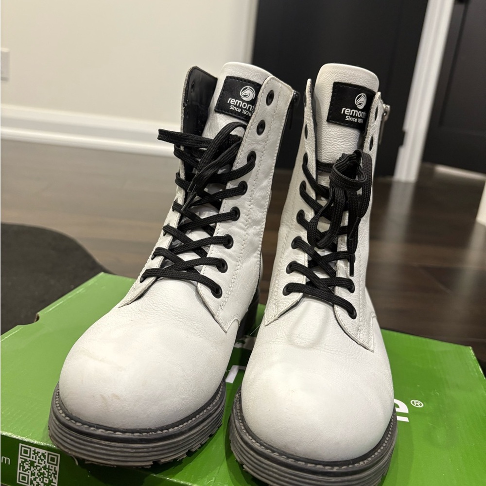 Remonte White and Black Combat Boots - size 7